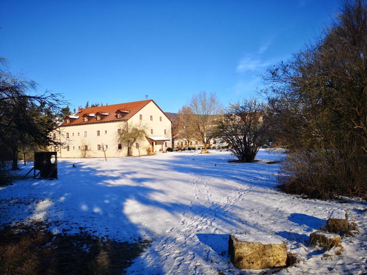 Landhotel Gut Moierhof Walting Exterior foto